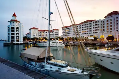 Image de Spacieux et aéré de luxe Home @ Straits Quay
