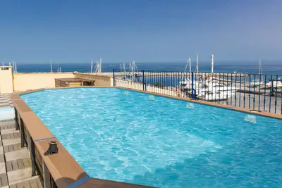 Proche de la plage | Appart Modeste avec Piscine sur le Toit