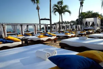 Vivez comme un «Rock-Star» Villa de vacances de vacances tout compris de luxe avec 6 chambres