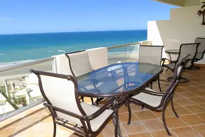 Image de Las Palmas Resort Ă Sandy Beach: Condo Grande 603