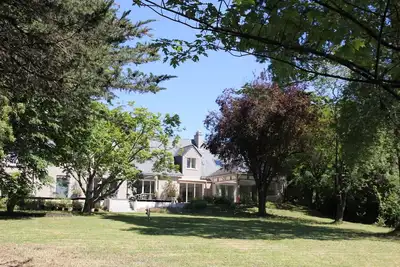 Image de Location vue sur mer, 2 à 6 personnes dans propriété de charme, front de mer.