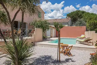 Image de Superbe maison à Creissan avec WiFi