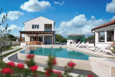 Image de Magnifique maison à Marcana avec sauna