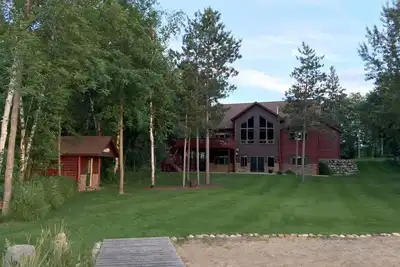 Image de Cabine de luxe au bord du lac sur Ossawinnamakee / Utilisation optionnelle du nouveau Ponto 23 pieds