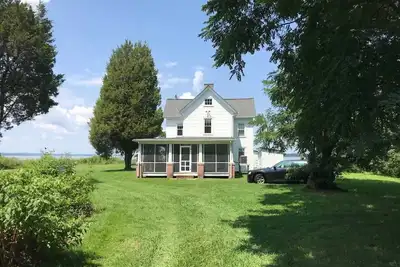 Image de Maison historique de 4 chambres au bord de l'eau sur la rivière Rappahanock avec quai