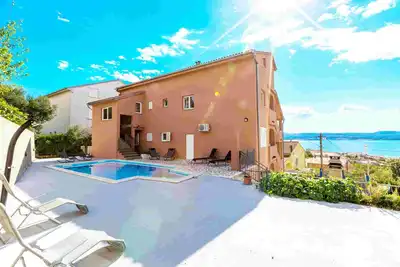 Image de Appartement de vacances Novi Vinodolski pour 2 - 6 personnes avec 2 chambres à coucher - Appartement