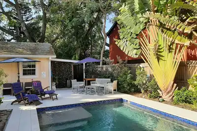 Image de Privé, piscine, paradis des animaux de compagnie
