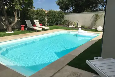 Image de Villa avec piscine sur la route touristique des Côtes du Rhône