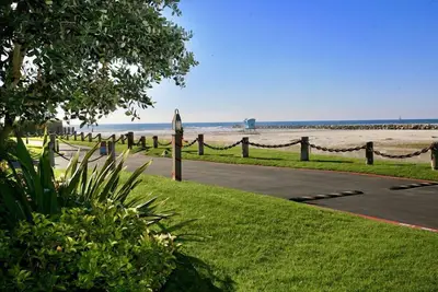 Image de ** Nouvelle inscription ** Nouvelle Terre REMODELÉE Niveau 1 Bdrm w / vue sur le jardin tropical-F9-Beach Cottage Getaway