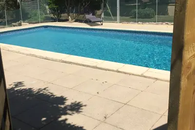 Image de Maison En Pierre Au Calme Avec Piscine