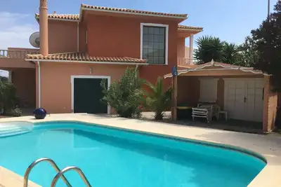 Image de Belle maison avec piscine privée