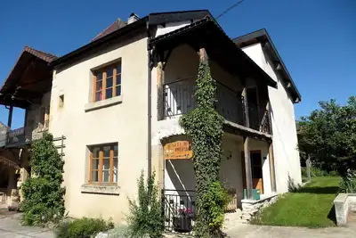Image de Gite dans le val de Miéges.