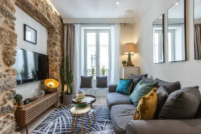 Image de Nouveau! Luxe 1 lit Apt sur la rue d'Antibes À quelques pas des plages et du palais