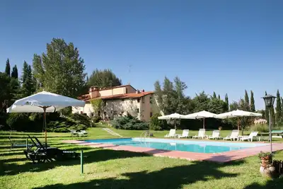 Image de Joli appartement avec piscine, Wifi, Tv, patio, animaux admis et parking, près de San Gimignano