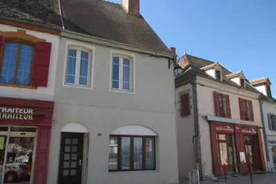 Image de Gîte Indépendant avec Cour Close, WiFi et Chauffage Compris – Proche Montluçon et Néris-les-Bains