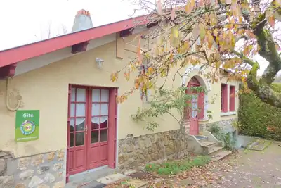 Image de Maison indépendante près du village médiéval avec jardin clos, parking et équipements complets