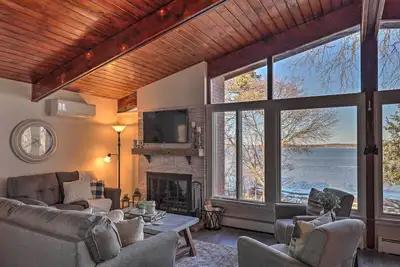 Image de Nouveau! Cottage de luxe sur le lac Cayuga, juin disponible