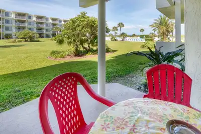 Image de Magnifique condo au rez-de-chaussée avec vue sur la piscine du Colony Reef Club 1111