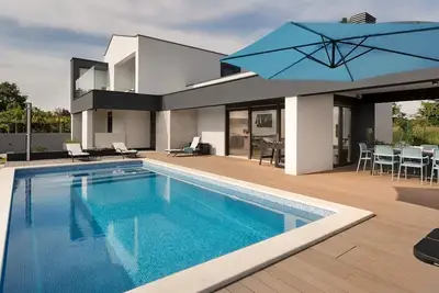Image de Belle Villa Linea près de la mer avec piscine privée!