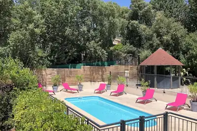 Image de Villa Piscine privative à Fréjus/Saint-Raphaël pouvant accueillir 6 personnes.