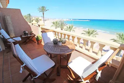 Image de Penthouse en duplex de luxe face à la mer. 1ère ligne de plage