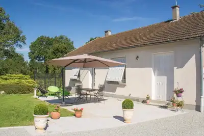 Image de Gîte familial en Auvergne avec jardin, ping-pong, proche stations thermales, animaux acceptés