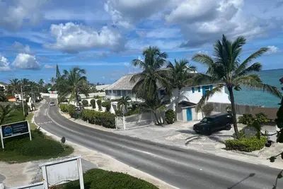 Image de Ivy May’s Beachhouse à Compass Point