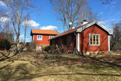 Image de Charmante maison de campagne en bord de mer Ă Roslagen, Ă 1 heure de route au nord de Stockholm.