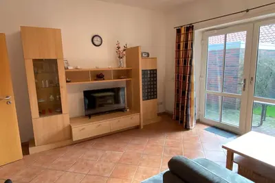 Image de Cette maison de vacances lumineuse au rez-de-chaussée offre sur env.