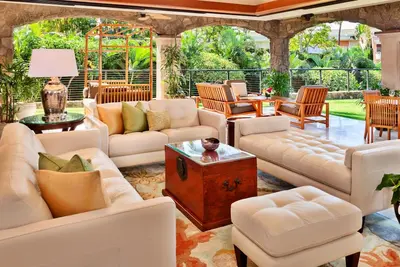 Image de Villa Florale Avec Piscine et Jardins Privés G102