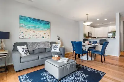 Image de Hautement évalué, Condo de plage de 3 chambres (8 couchages) Draps et serviettes inclus!