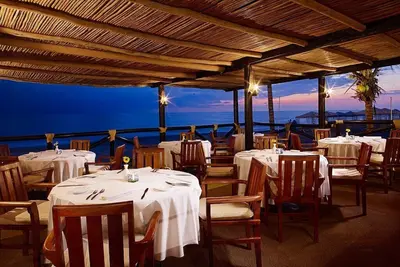 Image de vue sur la mer une chambre à coucher, kit équipé, service de ménage, balcon