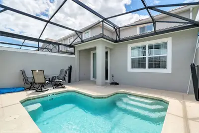Image de Superbe maison de ville 5br avec vue sur le lac!