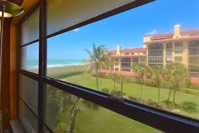 Image de Restez sur la plage à l'exclusif Tortuga Club. Plage privée, Piscine intérieure-extérieure, Parking couvert, Bâtiment sécurisé