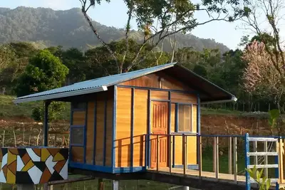 Image de Cabine avec vue sur le lac et sources chaudes