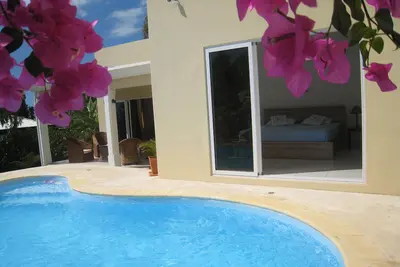 Image de Villa 3 Ch, vue mer à Rivière Noire, piscine privée, à 10 mn à pied de la plage