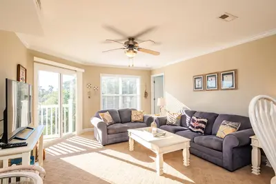 Image de Ow8302: 3 Br / 2. Condo 5 Ba Ă Oak Island, pour 12 personnes