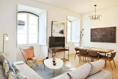 Image de Trendy Chic - 2 Br Chiado - Checkinhome