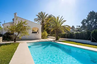 Image de Maison de vacances privée avec Wifi, piscine privée, climatisation, Tv, terrasse, parking