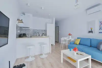 Image de 1 lit. Appartement Cybernetyki 4 avec A \/ C