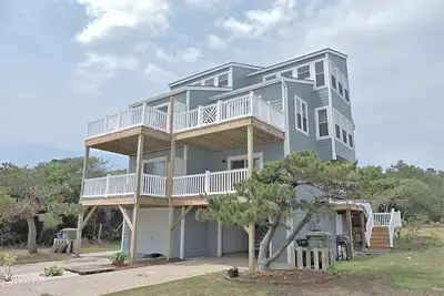 Image de Idéalement situé avec un accès pratique et facile à la plage!