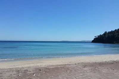 Image de Duplex Pieds dans l'eau vue mer plage de Pramousquier ( Le Lavandou)
