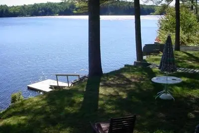 Image de Étapes pour vos 100 pieds privés du bord du lac - 800 $ \/ semaine