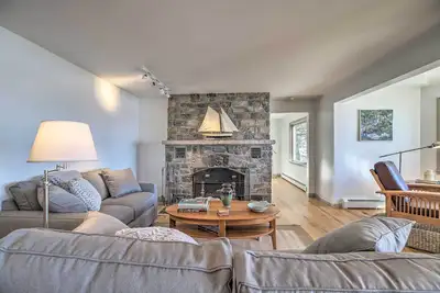 Image de Nouveau! Plattsburgh Home w \/ Deck sur le lac Champlain