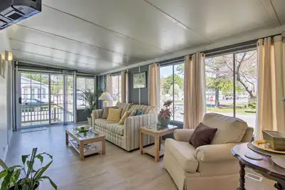 Image de Nouveau! Dog-Friendly Berlin Accueil w / Comm Pool & Marina