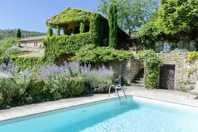 Fontblanche, deux maisons, une expérience unique