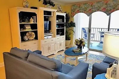 Image de Activites Quotidiennes Gratuites! Magnifiquement rénové 2 chambres, 2 salles de bain au 4ème étage à The Plaza