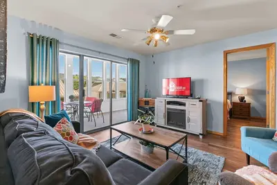 Image de Table Rock Condo - Immense terrasse, nouveau plancher! - une marina privée sur place
