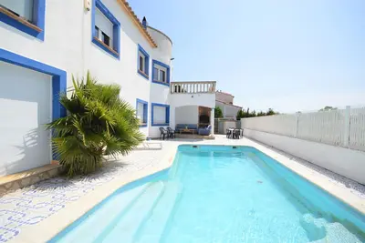 Image de Villa Les Eiguades - piscine privée, jardin, climatisation, barbecue, wifi, parking.