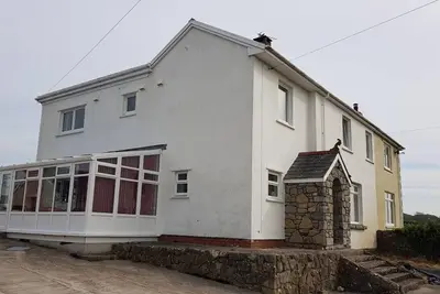 Image de La grande maison blanche - Grande ferme pouvant accueillir 15 personnes (contacter pour des offres)
